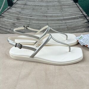 Woman’s sandals Miami Metallic Thong.